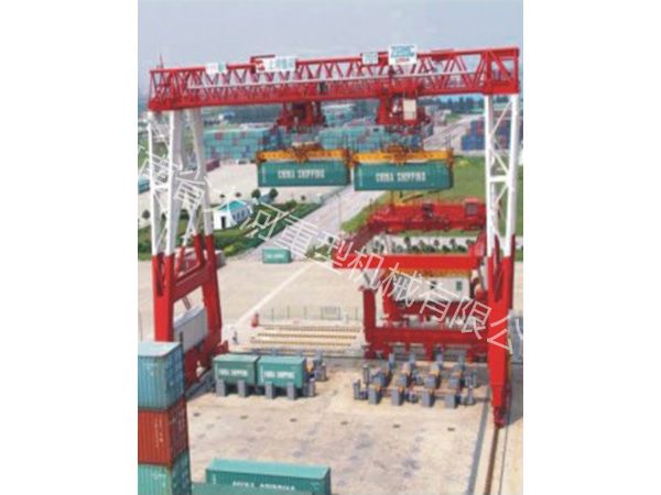 碼頭門(mén)座集裝箱起重機